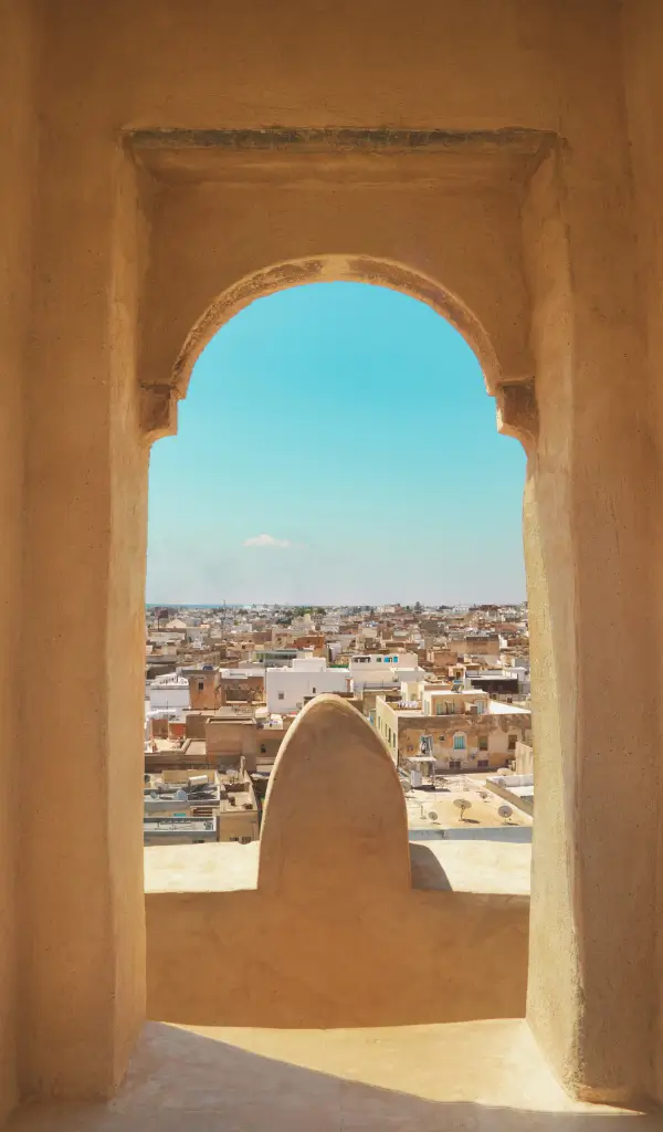 Medyna w Sousse – zabytkowe uliczki i lokalny klimat Tunezji