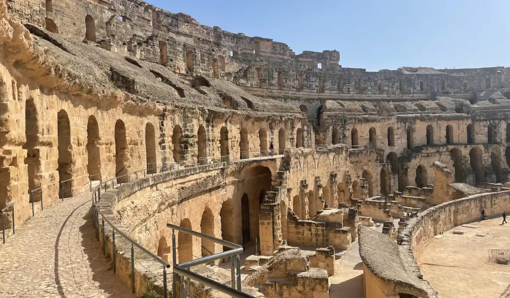 el-jem-widok-z-gory-boczna-sciana-korytarze