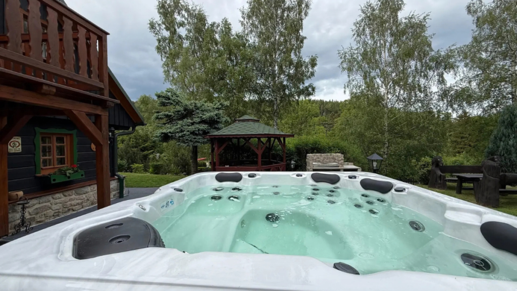 jacuzzi-ogrodowe.webp
Jacuzzi ogrodowe przy domu Szklarski Kamień